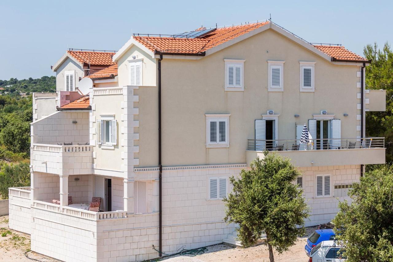 Apartments And Rooms With Parking Space Rogoznica - 10339 Buitenkant foto