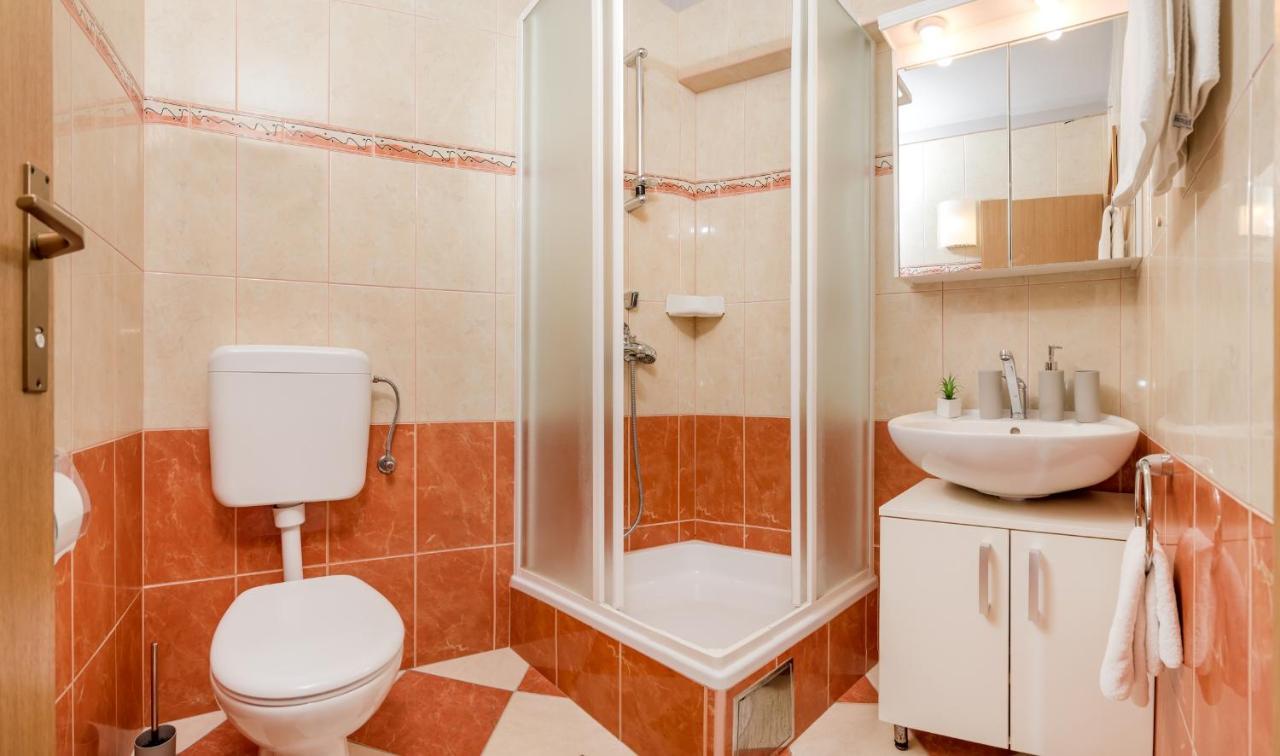 Apartments And Rooms With Parking Space Rogoznica - 10339 Buitenkant foto