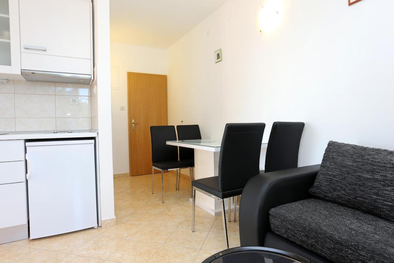Apartments And Rooms With Parking Space Rogoznica - 10339 Buitenkant foto
