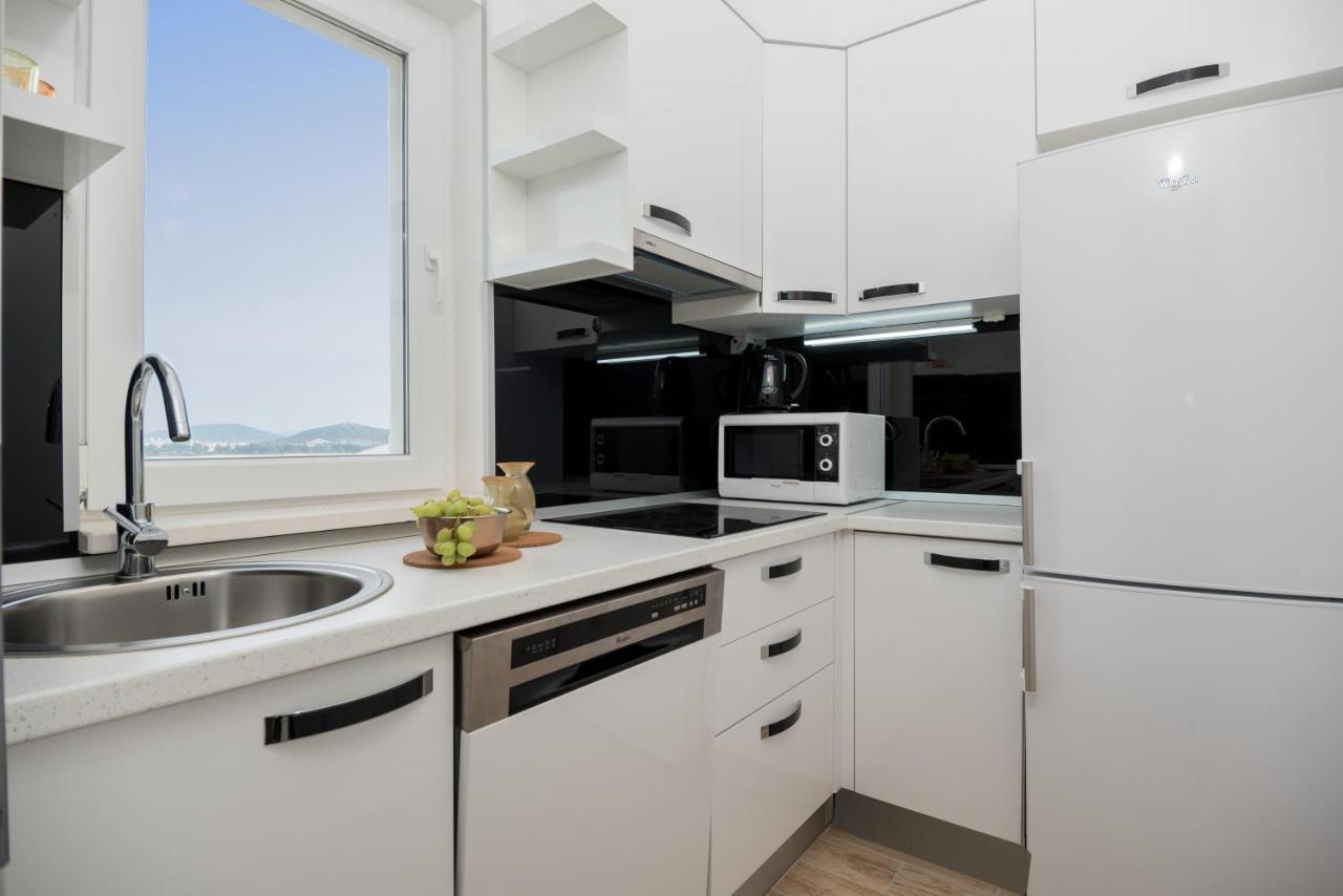 Apartments And Rooms With Parking Space Rogoznica - 10339 Buitenkant foto