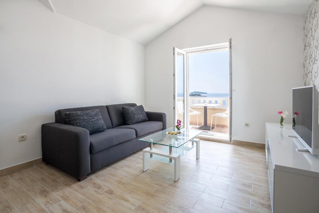 Apartments And Rooms With Parking Space Rogoznica - 10339 Buitenkant foto
