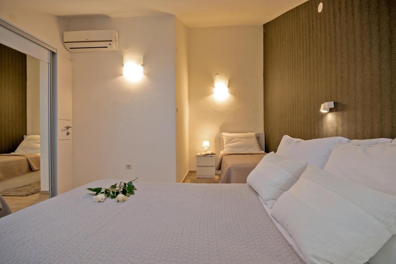 Apartments And Rooms With Parking Space Rogoznica - 10339 Buitenkant foto