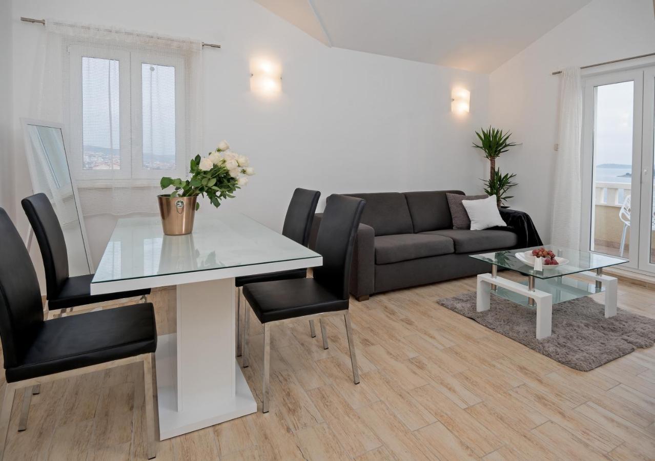 Apartments And Rooms With Parking Space Rogoznica - 10339 Buitenkant foto
