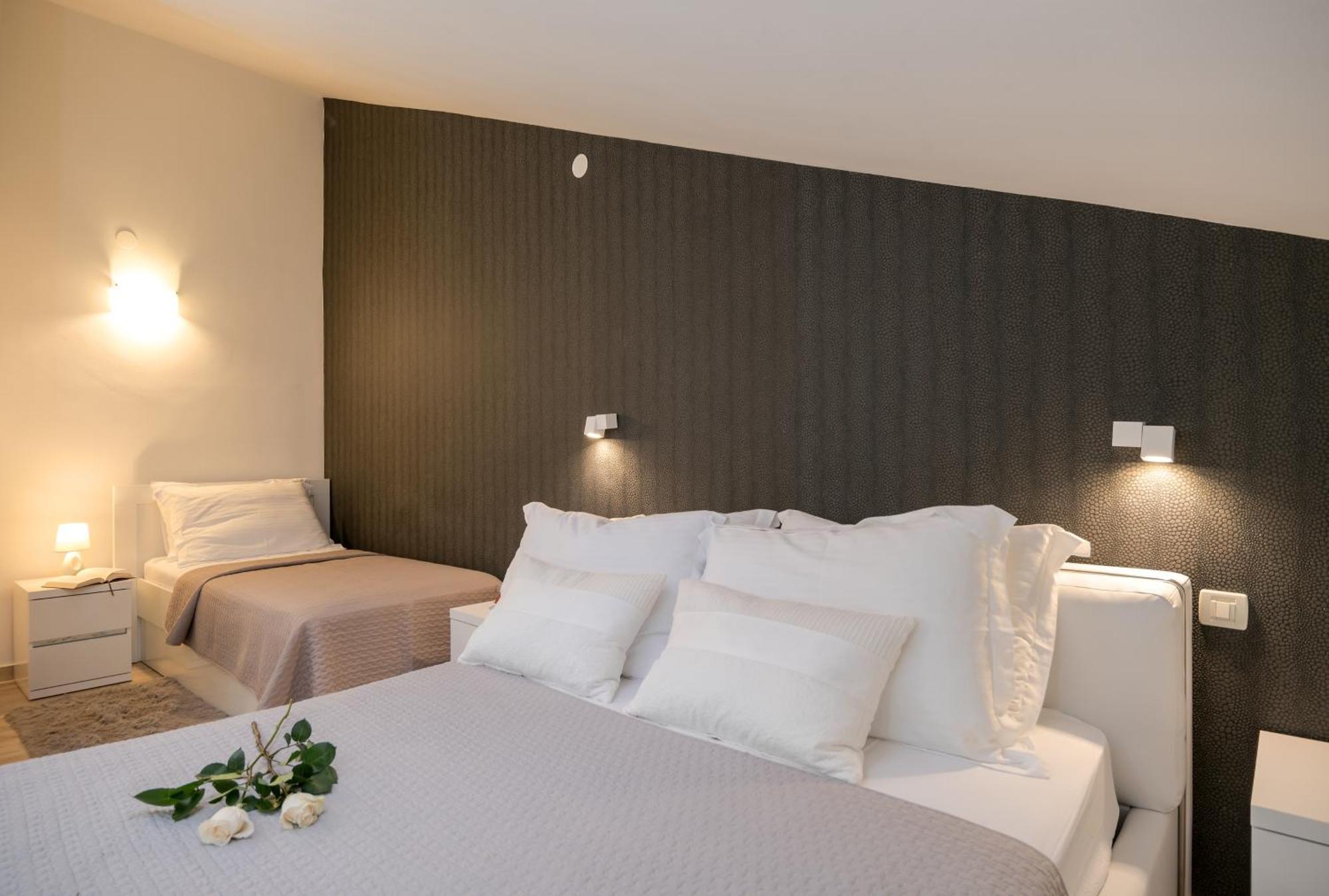 Apartments And Rooms With Parking Space Rogoznica - 10339 Kamer foto
