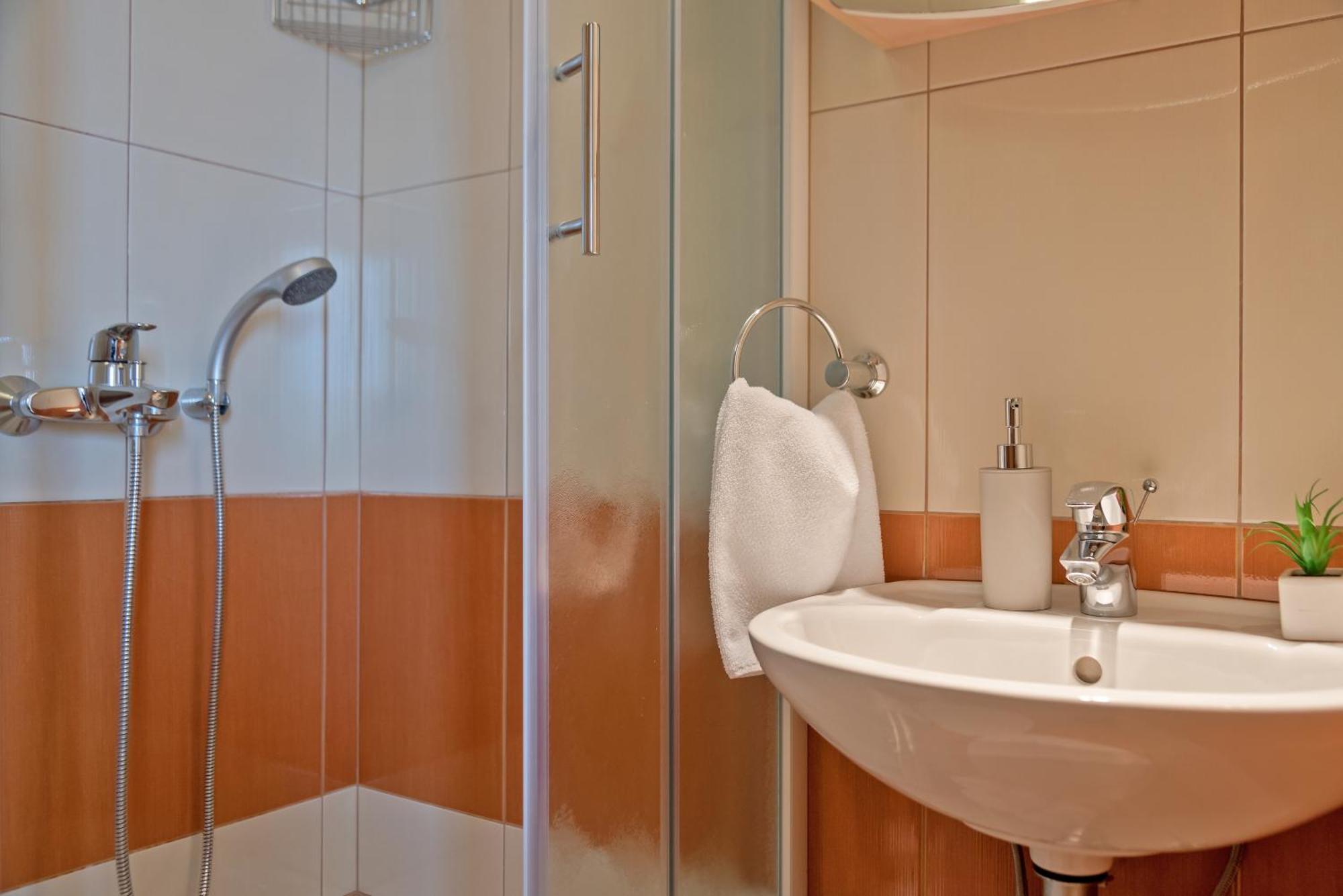 Apartments And Rooms With Parking Space Rogoznica - 10339 Kamer foto